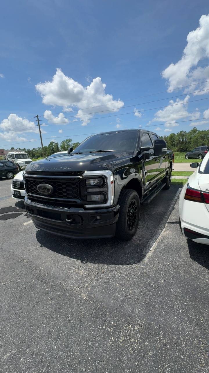 Black Ford Super Duty