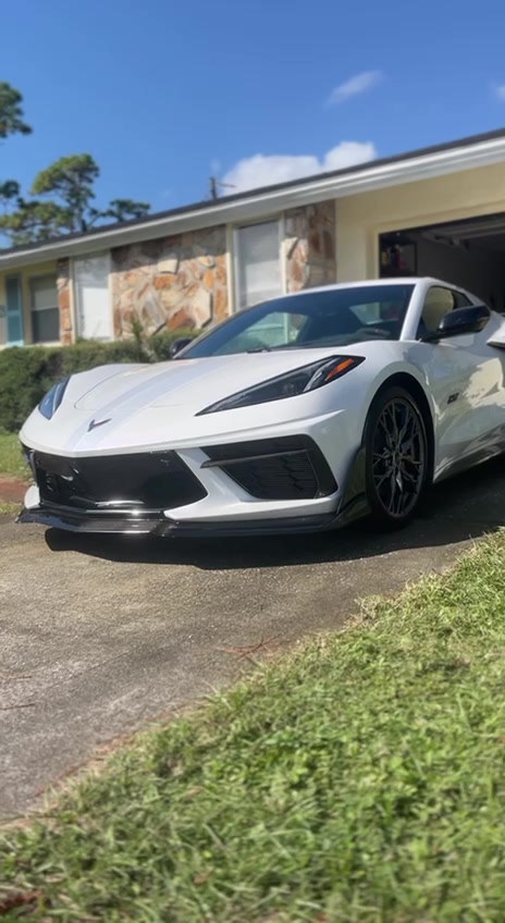 White Corvette C8 Showcase