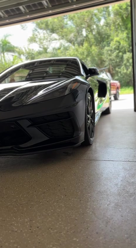Black Corvette C8